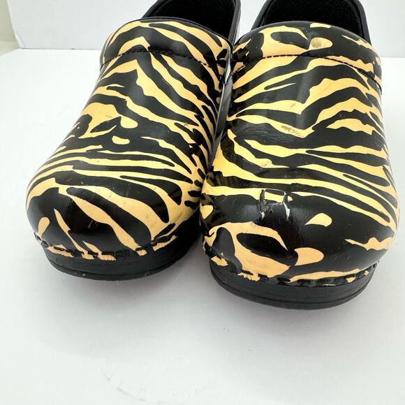 Dansko Yellow Zebra Print Professional Clogs Women's 38 (7.5) - Picture 5 of 11